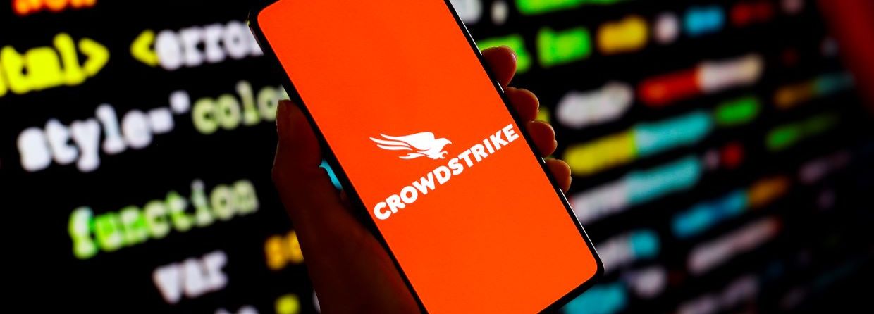 CrowdStrike outage: Avoid tech disasters with proactive IT management and security.